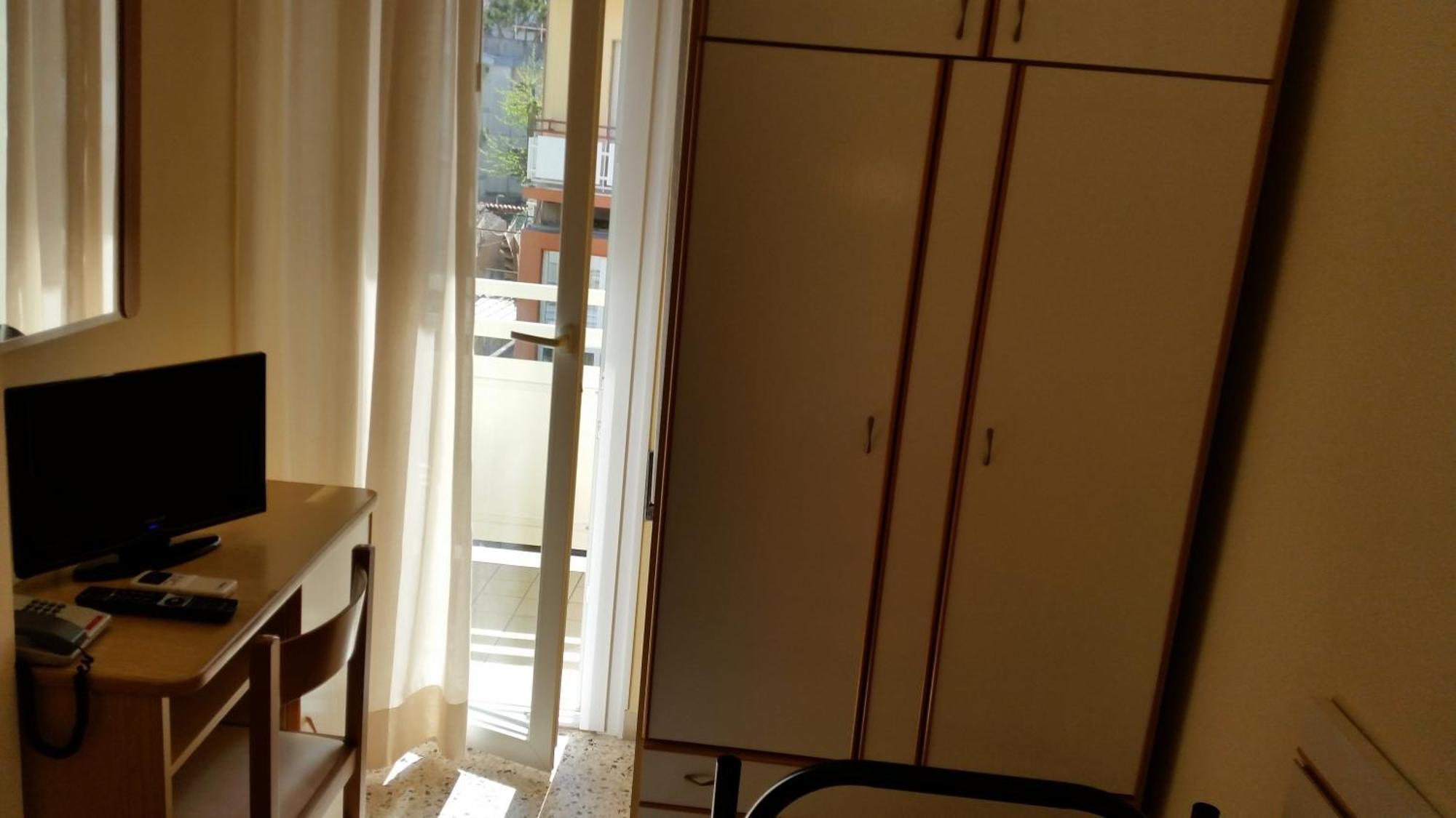 Hotel Tosi リッチョーネ エクステリア 写真